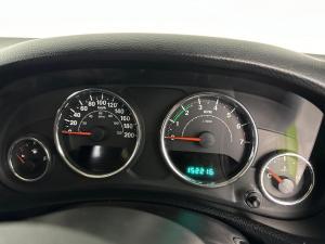 Jeep Wrangler Sahara 3.6L V6 automatic 2-Door - Image 12