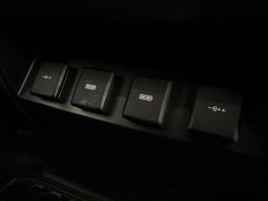 Land Rover Defender 110 P400 First Edition - Image 6