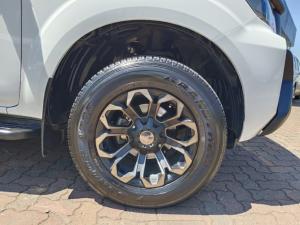 Nissan Navara 2.5DDTi double cab SE Plus auto - Image 10