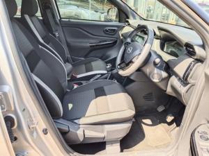 Nissan Magnite 1.0 Turbo Acenta Kuro manual - Image 5