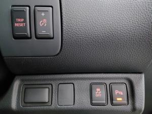 Nissan Navara 2.5DDTi double cab Stealth 4x4 - Image 19