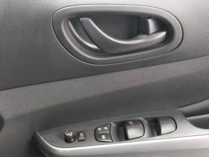 Nissan Navara 2.5DDTi double cab Stealth 4x4 - Image 20