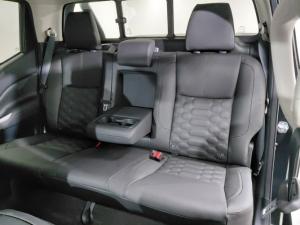 Nissan Navara 2.5DDTi double cab Stealth 4x4 - Image 7