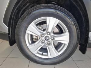 Toyota RAV4 2.0 GX auto - Image 21