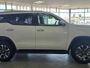 Toyota Fortuner 2.4GD-6 4x4 - Image 4