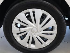 Volkswagen Polo sedan 1.6 auto - Image 4