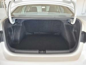 Volkswagen Polo sedan 1.6 Life auto - Image 19