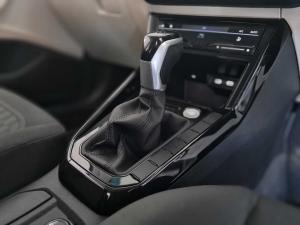 Volkswagen Polo sedan 1.6 Life auto - Image 25