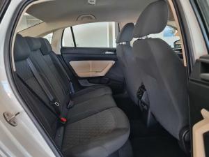 Volkswagen Polo sedan 1.6 Life auto - Image 26