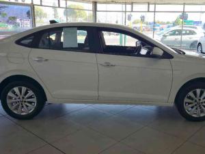 Volkswagen Polo sedan 1.6 Life auto - Image 6