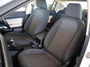 Volkswagen Polo sedan 1.6 Life auto - Image 7