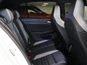 Volkswagen Golf 1.4TSI R-Line Plus - Image 12
