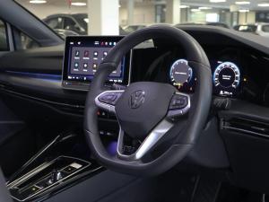 Volkswagen Golf 1.4TSI R-Line Plus - Image 13