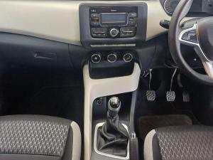 Nissan Magnite 1.0 Turbo Visia - Image 13