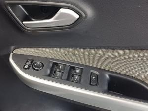 Nissan Magnite 1.0 Turbo Visia - Image 17