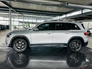 Mercedes-Benz GLB GLB220d 4Matic Progressive - Image 11