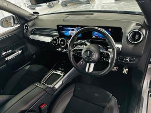 Mercedes-Benz GLB GLB220d 4Matic Progressive - Image 4