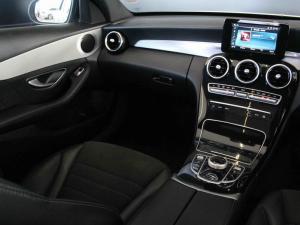 Mercedes-Benz C-Class C180 - Image 22