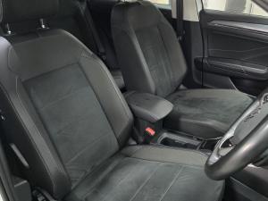 Volkswagen T-Roc 2.0TSI 4Motion R-Line - Image 9