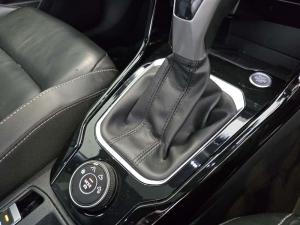 Volkswagen T-Roc 2.0TSI 4Motion R-Line - Image 13