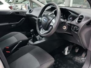 Ford Fiesta 5-door 1.4 Ambiente (aircon+audio) - Image 9
