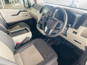 Toyota Quantum 2.8 LWB bus 11-seater GL - Image 8