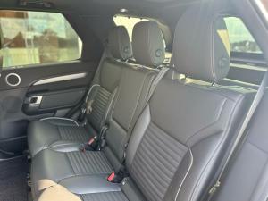 Land Rover Discovery D300 R-Dynamic HSE - Image 11