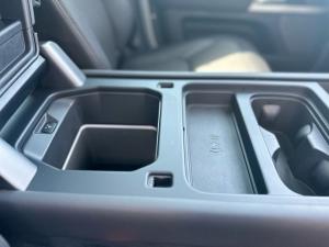 Land Rover Defender 110 D300 X-Dynamic HSE - Image 11