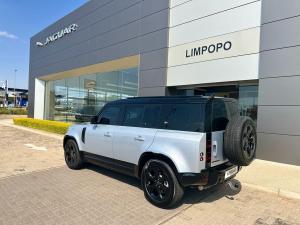 Land Rover Defender 110 D300 X-Dynamic HSE - Image 5
