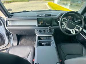 Land Rover Defender 110 D300 X-Dynamic HSE - Image 8