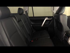Toyota Land Cruiser Prado 4.0 VX - Image 12