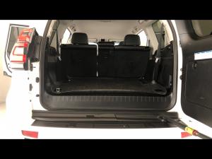 Toyota Land Cruiser Prado 4.0 VX - Image 13