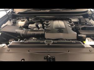 Toyota Land Cruiser Prado 4.0 VX - Image 14