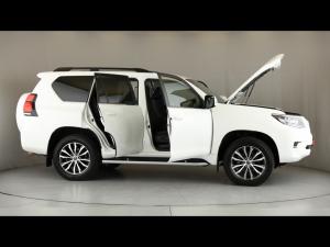 Toyota Land Cruiser Prado 4.0 VX - Image 30