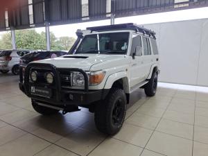 Toyota Land Cruiser 76 4.5D-4D V8 station wagon LX - Image 11