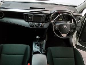 Toyota RAV4 2.0 GX auto - Image 6