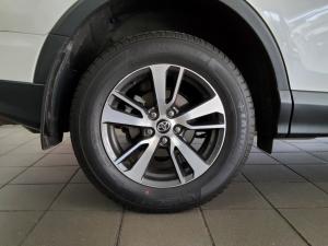 Toyota RAV4 2.0 GX auto - Image 9