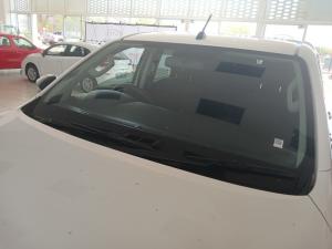 Toyota Hilux 2.4 GD-6 Raider 4X4 automaticD/C - Image 16