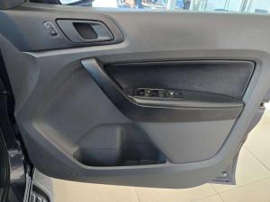 Ford Everest 2.2 TdciXLS automatic - Image 14