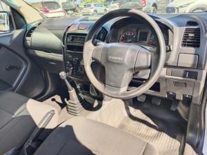 Isuzu D-Max Gen 6 250c single cab Fleetside - Image 9