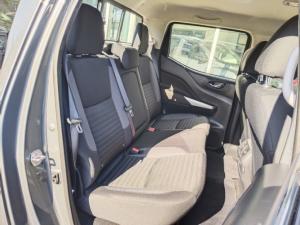 Nissan Navara 2.5DDTi double cab LE Plus 4x4 - Image 9