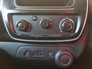Renault Kwid 1.0 Expression - Image 12
