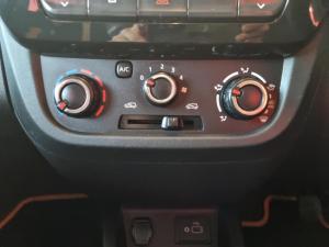 Renault Kwid 1.0 Climber auto - Image 14
