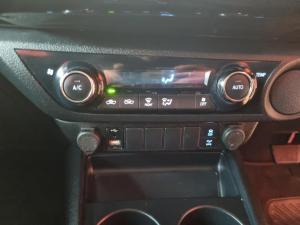Toyota Hilux 2.8GD-6 double cab Raider auto - Image 10