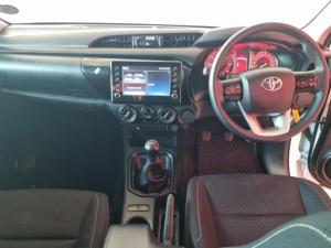 Toyota Hilux 2.4GD-6 Xtra cab Raider manual - Image 12