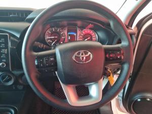 Toyota Hilux 2.4GD-6 Xtra cab Raider manual - Image 13