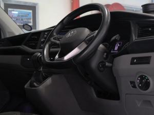Volkswagen Transporter 2.0TDI Kombi SWB Trendline auto - Image 25