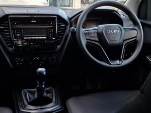 Isuzu D-Max 1.9TD double cab L manual - Image 10