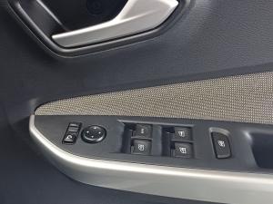 Nissan Magnite 1.0 Turbo Visia - Image 18