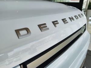 Land Rover Defender 110 D300 X-Dynamic HSE - Image 15